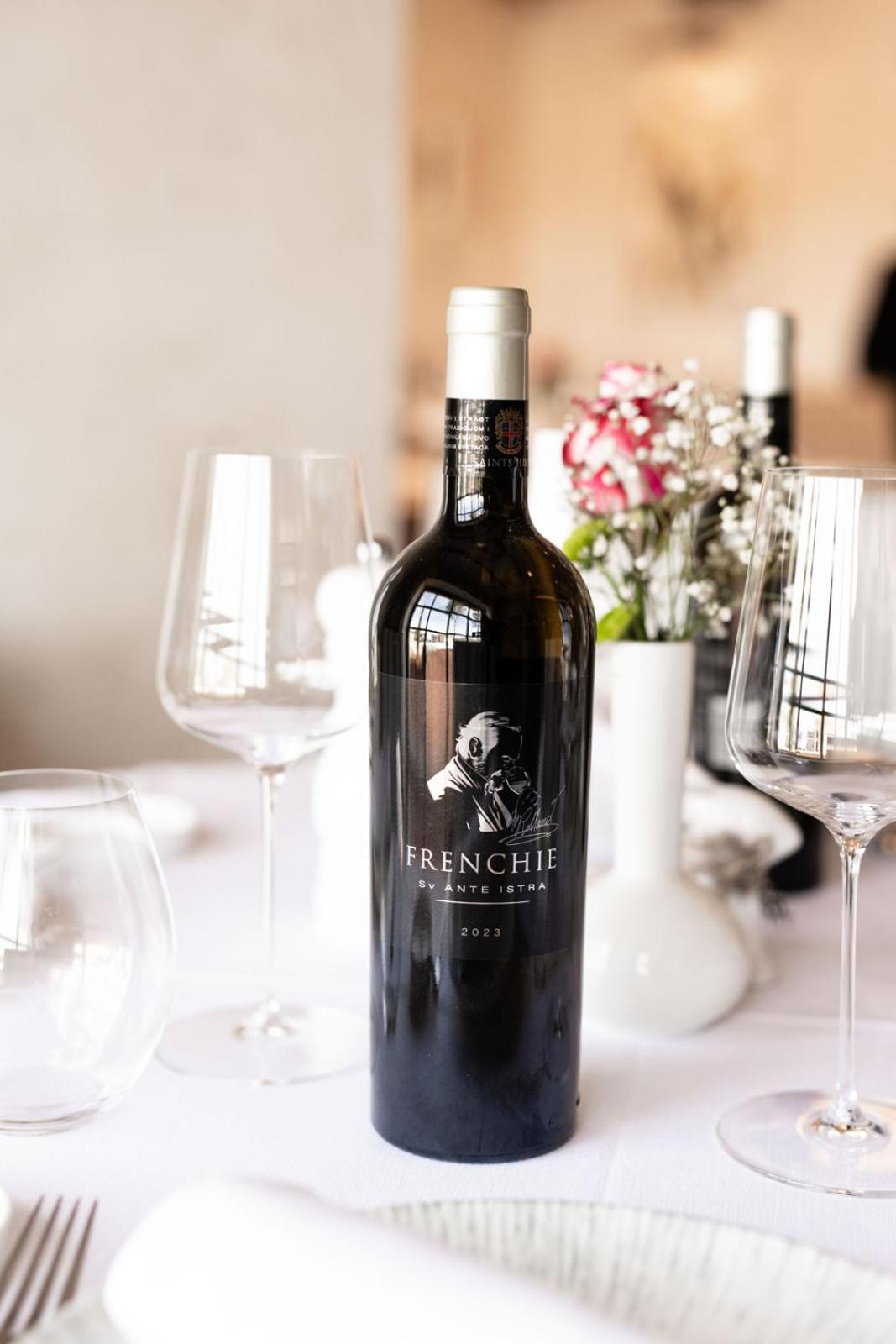 Saints Hills Cantina Višnjan Екстериор снимка